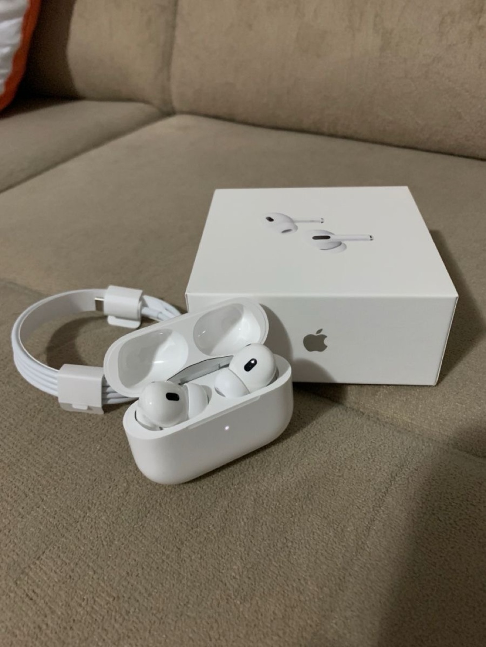 Apple AirPods Pro with Wireless Charging Case - White